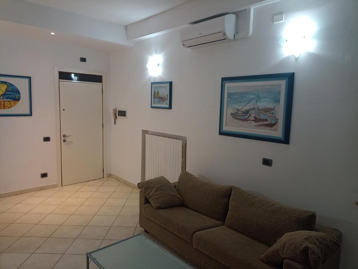 Appartamento Sul Corso ปอร์โตเรกานาติ ภายนอก รูปภาพ